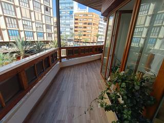 Piso en Barrio del Centro. Amplio piso en el corazón de alicante  junto a la plaza de los l
