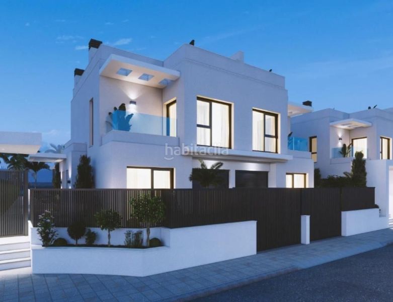 Foto e6d3863b-dfb7-4953-91f7-3ca452a72273. Casa adossada amb piscina a Centro Alcázares (Los)