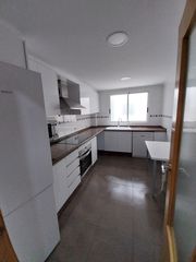 Etagenwohnung  Carrer de joan fuster 2. Inmobiliaria la ribera    vende  piso zona germanies carcaixent