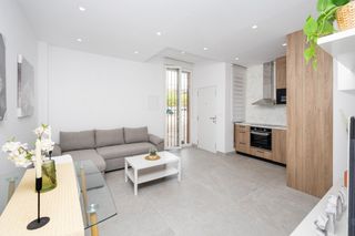 Flat  Plaza poeta garcilaso de la vega. Piso reformado y amueblado en planta baja