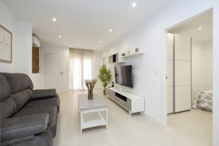 Piso  Calle oscar romero. Piso en planta baja reformado en el zaidin