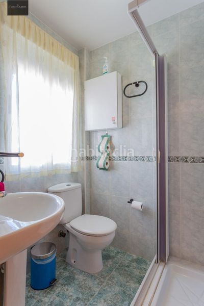 Foto c6d4f33b-cd98-47b6-b9fe-640d5059e941. Casa adossada amb aparcament a Cúllar Vega