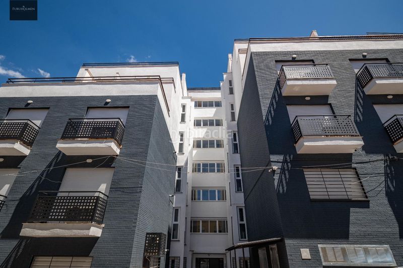 Foto ad53102e-6137-4bc9-a79d-1ac46a21ef13. Appartamento in calle camino viejo de güéjar 35 in Cenes de la Vega