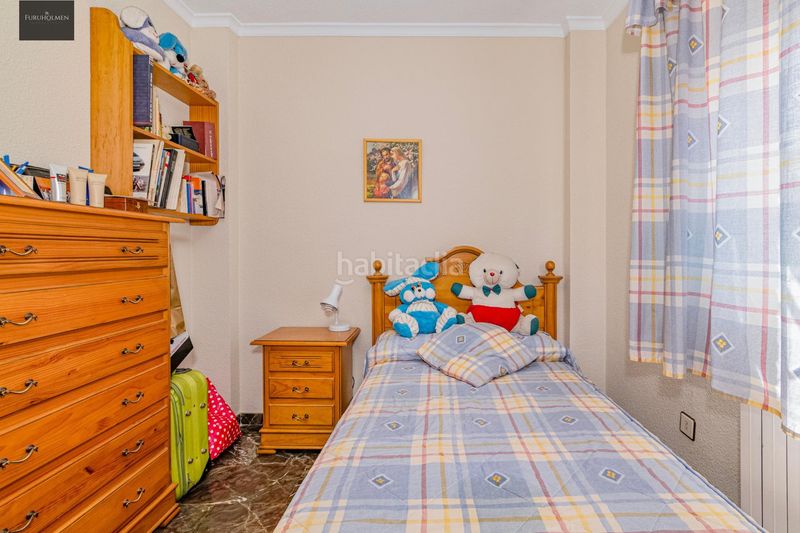 Foto a96df218-9ca3-4b63-8066-f15f33a71dc1. Casa adossada amb aparcament a Joaquina Eguaras Granada