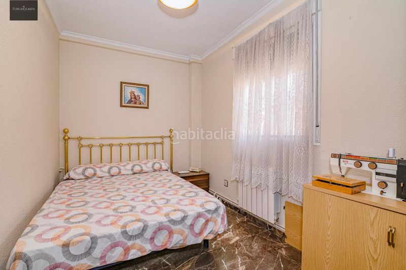 Foto f92d2dff-df9b-4c0a-b217-f6ec96778379. Casa adossada amb aparcament a Joaquina Eguaras Granada