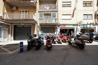 Local Comercial en Calle Doctor Rojas Ballesteros 2