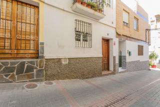 Casa  Calle san sebastián. Casa reformada en el centro de lanjaron