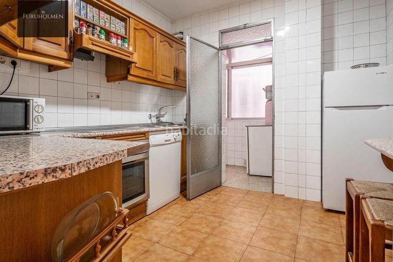 Foto 085564ee-cf4b-47db-8d48-35fba4d69b93. Piso oportunidad bajada precio!!gran piso en plaza gracia de 6 dormitorios en Granada