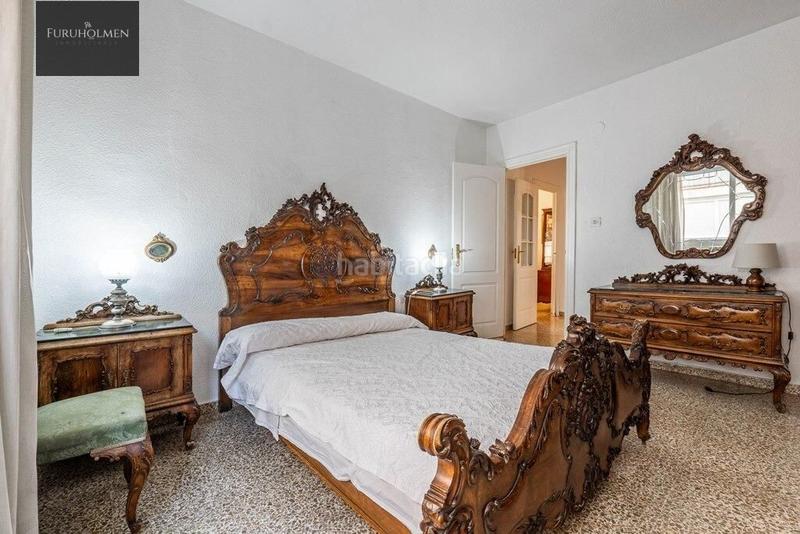 Foto 4fe332bb-04cb-4b26-b171-b32fe6c3366e. Piso oportunidad bajada precio!!gran piso en plaza gracia de 6 dormitorios en Granada