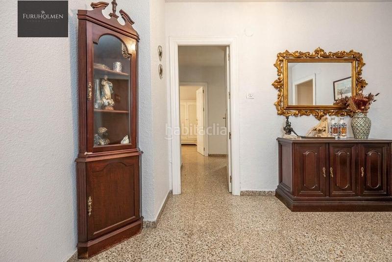 Foto 5d3a2731-f971-4a4d-81c5-2bdbefc79a53. Piso oportunidad bajada precio!!gran piso en plaza gracia de 6 dormitorios en Granada
