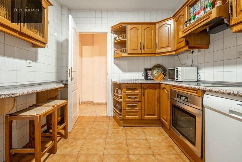 Foto a1556686-bf3f-4c30-a454-93ece62fea64. Piso oportunidad bajada precio!!gran piso en plaza gracia de 6 dormitorios en Granada