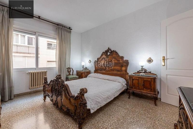 Foto e12d5183-a3e2-452c-b435-430074f9e29b. Piso oportunidad bajada precio!!gran piso en plaza gracia de 6 dormitorios en Granada