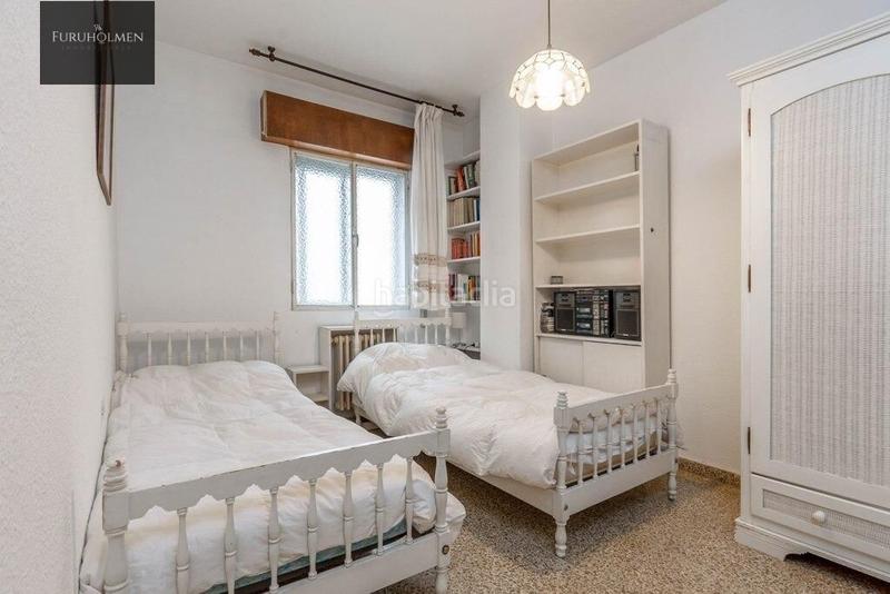 Foto e4db1234-86b2-4865-a457-34bbb8977865. Piso oportunidad bajada precio!!gran piso en plaza gracia de 6 dormitorios en Granada