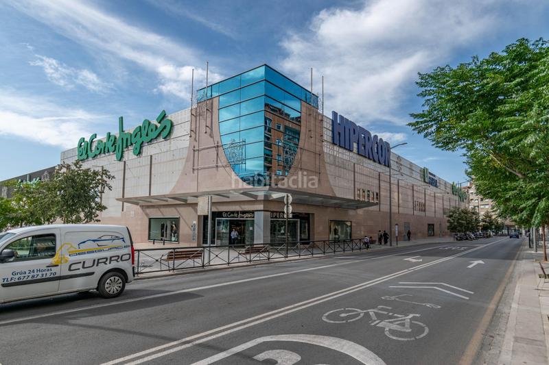 Foto 0f24dfb4-8b7b-47bd-86e6-c9eb47c3d83d. Local commercial dans Camino de Ronda Granada