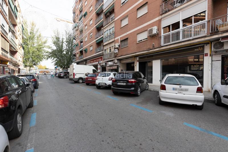 Foto 6af93736-c6d0-4aa6-8d8c-5f69d7cc0bd5. Local comercial a calle doctor fermín garrido 8 a Granada