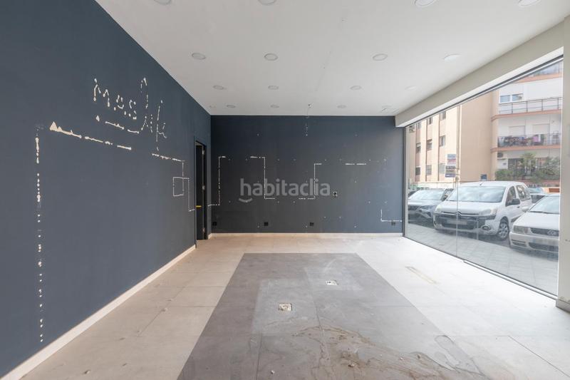 Foto 913602a1-a288-4d93-80ce-c592f8145f47. Local comercial a calle doctor fermín garrido 8 a Granada