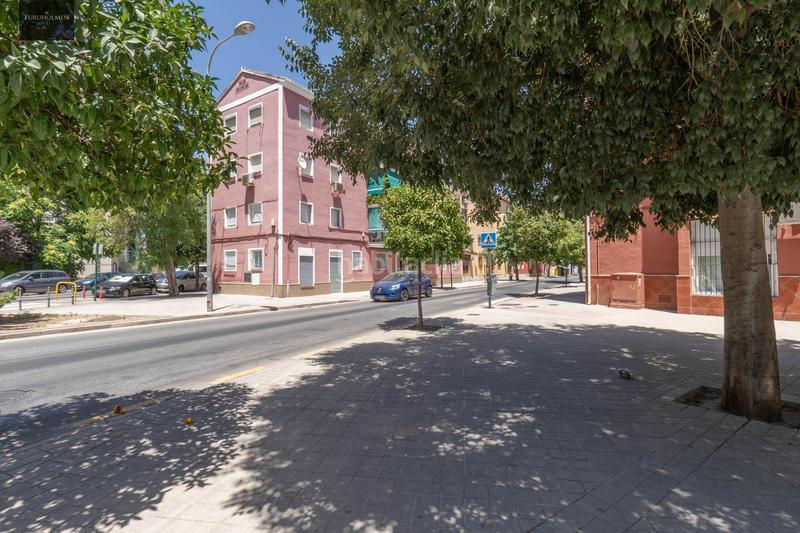 Foto a41a78d8-d4b2-47f4-a0cc-1421ca351480. Geschäftsraum in avenida pablo picasso 6 in Barrio de Zaidín Granada