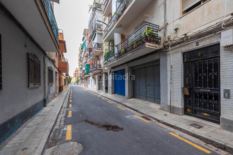 Foto 849029ea-92c8-483c-8de9-89f435e4ac04. Local comercial a calle juan cristóbal 8 a Barrio de Zaidín Granada