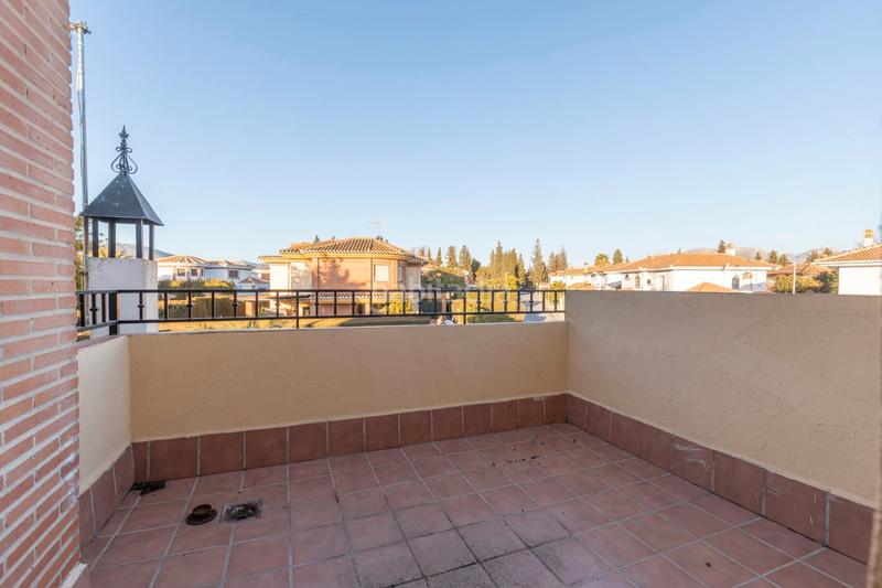 Foto 05c9d378-89d5-4c38-9951-aca34c1024d3. Chalet en calle ronda de la luz 36 chalet en pantano de cubillas con piscina en Albolote