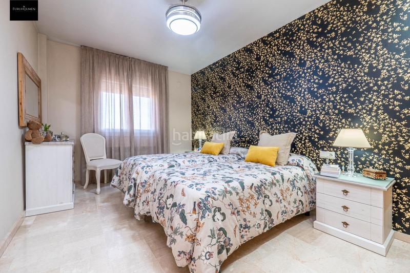 Foto b97e200c-8b6b-4d25-bfd9-1a64f5ae91fa. Casa pareada  con piscina en Otura