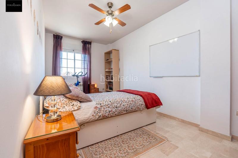 Foto ba601c2d-5f32-4554-9d01-98620e0a209c. Casa pareada  con piscina en Otura