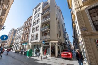 Pis a Calle alhóndiga 25. Piso en calle alhondiga