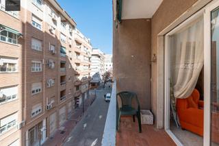 Appartement à Calle san juan de letrán 24. Piso en zona constitución con plaza garaje
