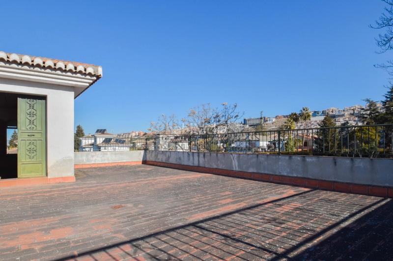 Foto 9a5f8216-7a79-4b07-ba0e-c7d2daa59117. Chalet in calle acequia 19 in Camino de los Neveros - Serrallo Granada