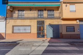 Maison à Calle paraíso 8. Casa en cerrillo maracena