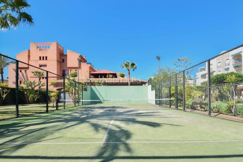 Foto 917b0730-21c4-4499-bdaf-b54ae65f8555. Apartamento en avenida de andalucía 9 apartamento playa en urb. con piscina, garaje y trastero en Salobreña