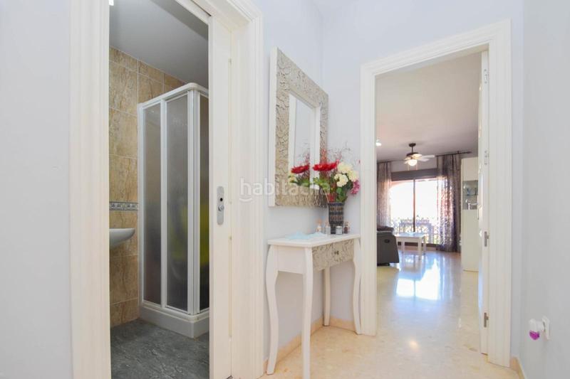 Foto d8bb6897-b056-4718-a146-8c04978adb00. Apartamento en avenida de andalucía 9 apartamento playa en urb. con piscina, garaje y trastero en Salobreña