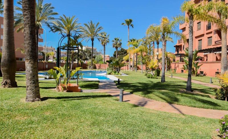 Foto ee107828-b6f0-40ac-a1b9-170c105213fd. Apartamento en avenida de andalucía 9 apartamento playa en urb. con piscina, garaje y trastero en Salobreña