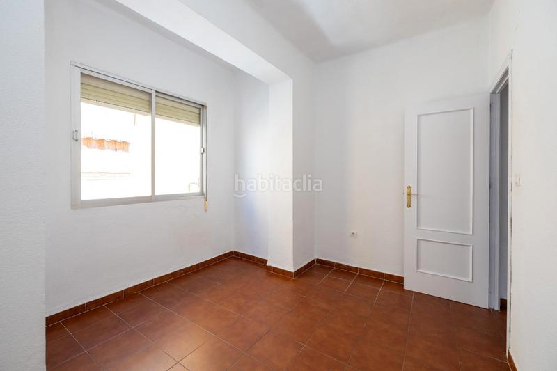Foto 1e97814a-3ac9-40df-8577-b69dbf5c9aea. Piso en calle rodríguez acosta 13 piso centro en Motril