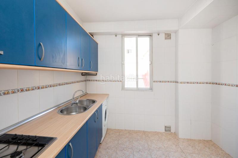 Foto 470d187a-063c-46ce-bd07-4f5e6e464d4d. Piso en calle rodríguez acosta 13 piso centro en Motril
