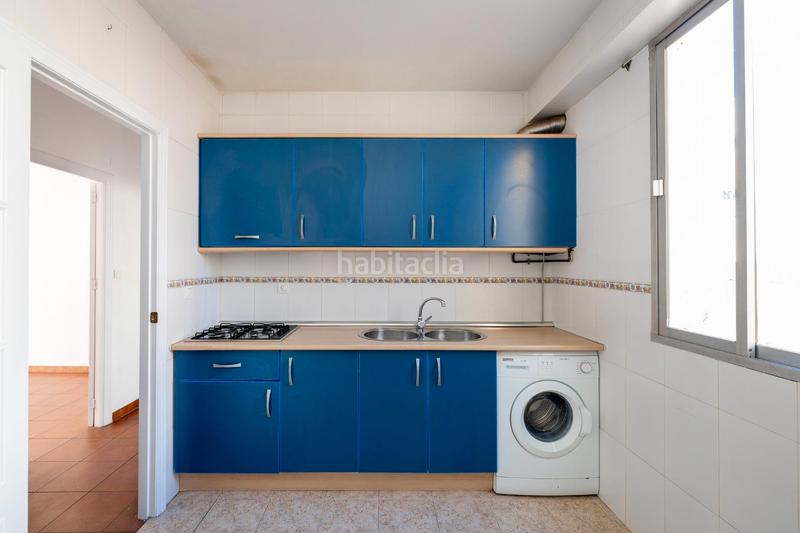 Foto 7463485f-7af8-483c-98f9-fb135479b299. Piso en calle rodríguez acosta 13 piso centro en Motril