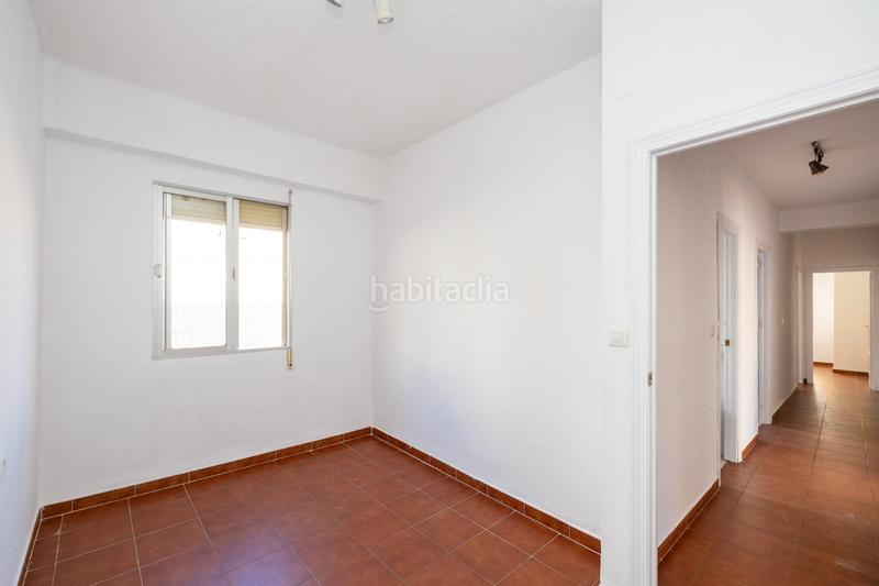 Foto d56beab9-8259-42f4-a0a7-61a520a3bbd2. Piso en calle rodríguez acosta 13 piso centro en Motril