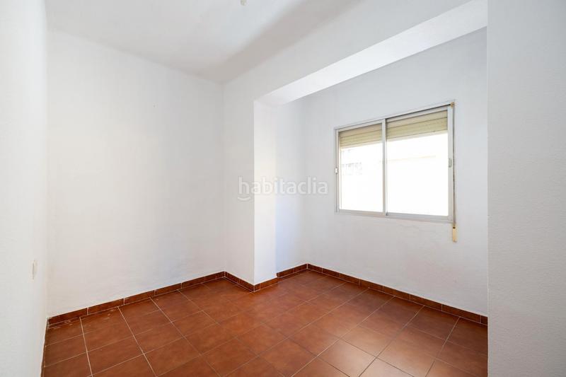 Foto fcfebc25-5550-4c92-b157-2a184ffc07ab. Piso en calle rodríguez acosta 13 piso centro en Motril