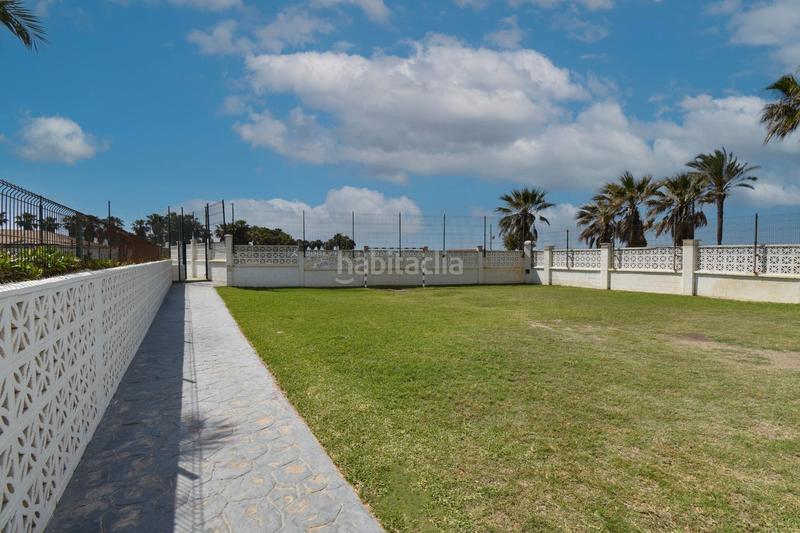 Foto 19df8cb1-13d0-4aca-b491-0560e763a1ef. Apartamento en calle paseo marítimo 43 apartamento en mayorazgo ii, primera linea de playa en Salobreña