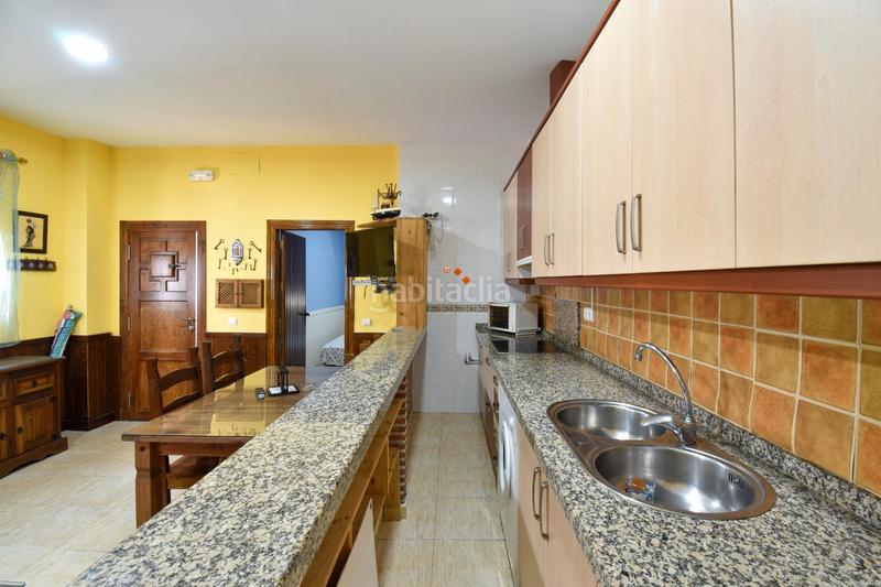 Foto 5b800688-571d-4a77-aa6c-ecf73bfffde2. Apartamento en calle paseo marítimo 43 apartamento en mayorazgo ii, primera linea de playa en Salobreña