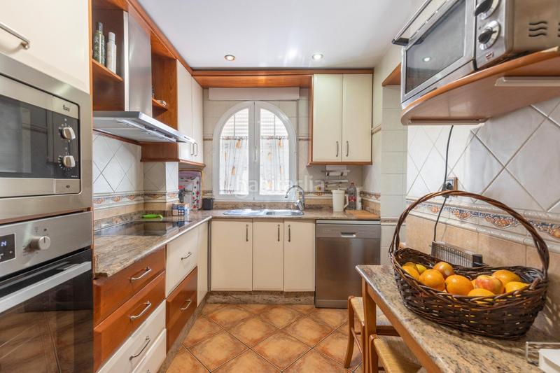 Foto c4d4649d-4db6-4ab3-8eb8-8809b84e1fd8. Casa amb calefacció aparcament a San Francisco Javier Granada