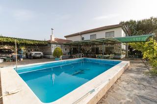 Xalet a Cuesta de viznar 30. Chalet con piscina y parcela 7.000 en alfacar