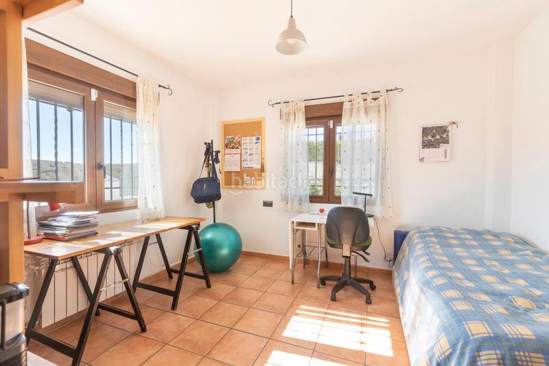 Foto b2be6c13-d97e-4079-b51b-66332f196585. Chalet  con piscina en alhendin en Urbanizaciones Alhendín