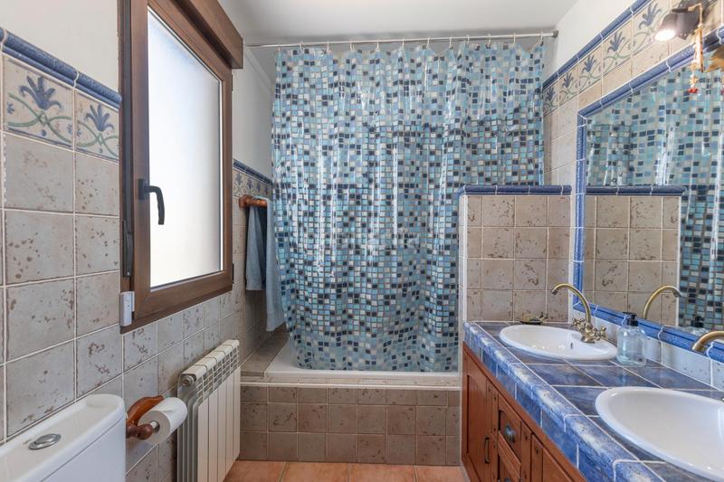 Foto c5fab3a2-54b9-43c8-a898-4db82d2166f6. Chalet  con piscina en alhendin en Urbanizaciones Alhendín