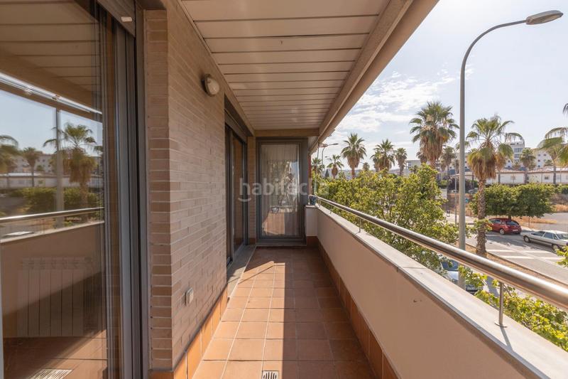 Foto 515febf1-e69a-4915-bd76-18cb2bc6978b. Piso en calle periodista aquilino morcillo herrera 9 piso en urbanizacion con piscina con garaje y trastero zona barrio periodistas/parque almunia en Granada