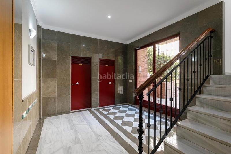 Foto bd14ac94-5ea1-4211-8924-fe526608b4db. Piso en calle periodista francisco javier cobos 18 piso en urbanizacion con piscina zona periodistas/parque almunia en Granada