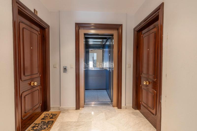 Foto 0dcf5df1-e319-4ce8-b91f-bb44d4536573. Piso en calle ciego de arjona 3 piso en zona avda constitucion con plaza garaje en Granada
