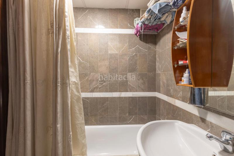 Foto 1114f2cb-1bab-46e0-8884-2fc061335d21. Piso en calle ciego de arjona 3 piso en zona avda constitucion con plaza garaje en Granada