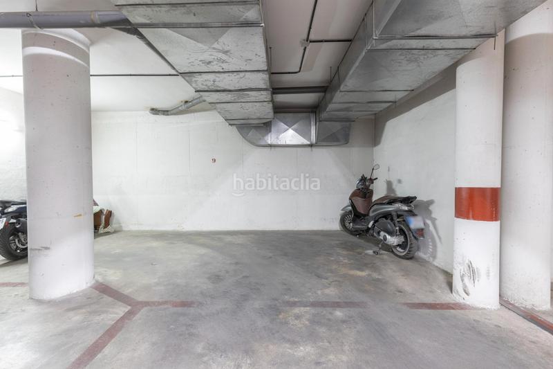 Foto 8b4a901f-b1ff-443a-bc6d-3243666a407c. Piso en calle ciego de arjona 3 piso en zona avda constitucion con plaza garaje en Granada