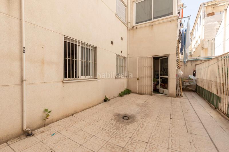 Foto b5281b27-0f91-4c3b-a105-184679f90ada. Piso en calle ciego de arjona 3 piso en zona avda constitucion con plaza garaje en Granada
