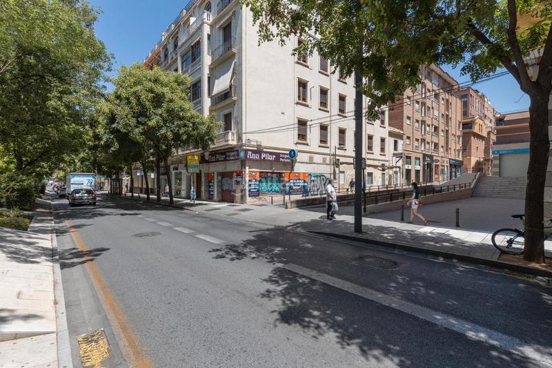 Foto c963ed02-2d81-4357-a733-6f413ce6fafa. Piso en calle ciego de arjona 3 piso en zona avda constitucion con plaza garaje en Granada